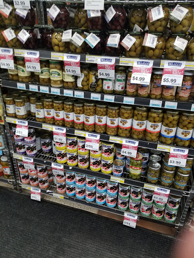 Grocery Store «Horrocks Market», reviews and photos, 4455 Breton Rd SE, Kentwood, MI 49508, USA