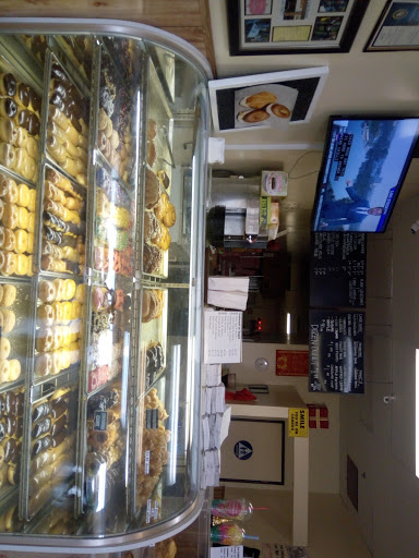 Donut Shop «Honeys Donuts», reviews and photos, 4801 Laguna Blvd # 102, Elk Grove, CA 95758, USA
