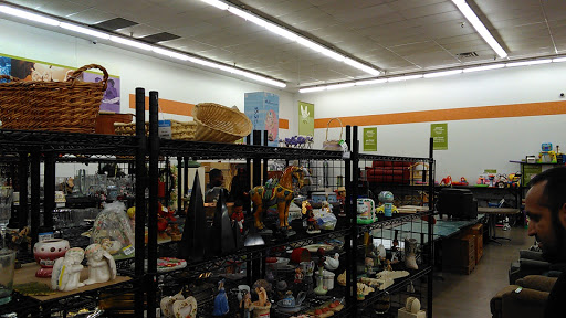 Thrift Store «35th Ave & Peoria Goodwill Retail Store, Donation Center & Career Center», reviews and photos