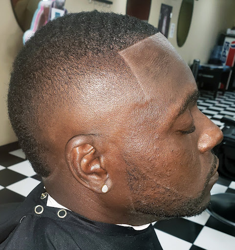 Barber Shop «Gifted Hands Barber Shop», reviews and photos, 5823 S Dale Mabry Hwy, Tampa, FL 33611, USA