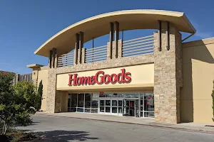 Marshalls & HomeGoods image