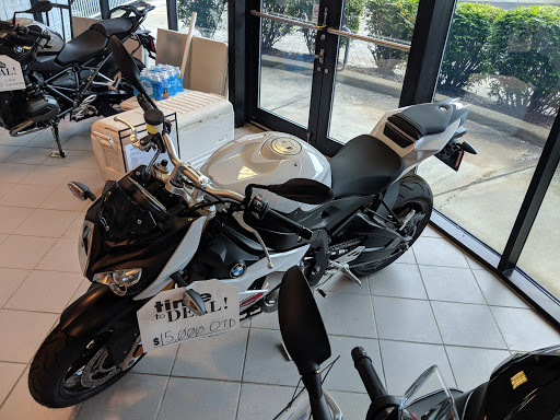 Chrysler Dealer «Rochester Hills Chrysler Jeep Dodge Ram», reviews and photos, 1301 S Rochester Rd, Rochester, MI 48307, USA