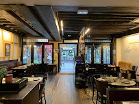 Atmosphère du Restaurant de spécialités alsaciennes Flam's Lombards- Bar Et Restaurant De Flammekueche à Paris - n°6