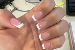 Easy Nails image