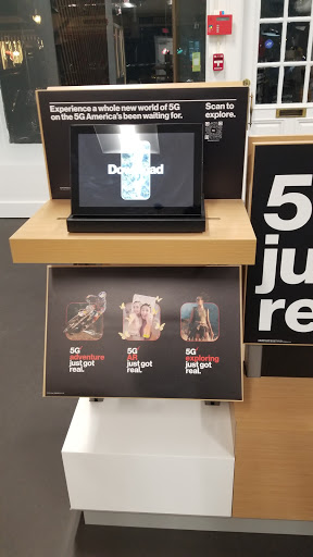 Cell Phone Store «Verizon Authorized Retailer - Wireless Zone», reviews and photos, 139 Elm St, New Canaan, CT 06840, USA