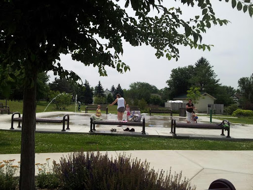 Park «Fountain Square Park», reviews and photos, 1751 Gibson Dr, Elk Grove Village, IL 60007, USA
