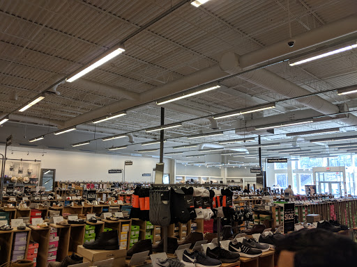 Shoe Store «DSW Designer Shoe Warehouse», reviews and photos, 43 Middlesex Turnpike, Burlington, MA 01803, USA