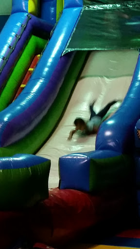 Party Equipment Rental Service «Hoppity Hop Inflatables», reviews and photos, 143 New Shackle Island Rd, Hendersonville, TN 37075, USA