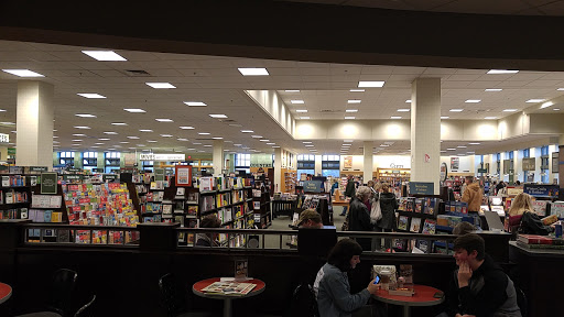 Book Store «Barnes & Noble», reviews and photos, 300 Indian Lake Blvd, Hendersonville, TN 37075, USA