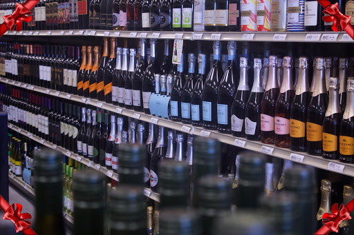 Liquor Store «Cromwell Square Wine & Liquors», reviews and photos, 51 Shunpike Rd #22, Cromwell, CT 06416, USA