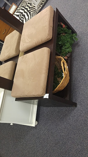 Consignment Shop «Twice New Consignments», reviews and photos, 1022 W Silver Lake Rd, Fenton, MI 48430, USA