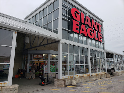 Supermarket «Giant Eagle Supermarket», reviews and photos, 14100 Detroit Ave, Lakewood, OH 44107, USA