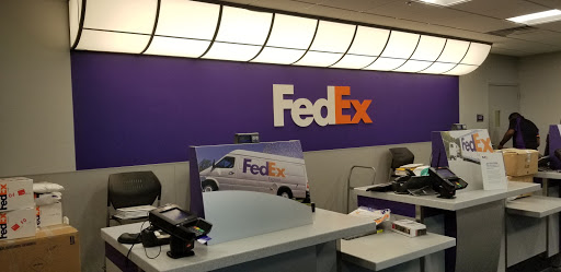 Shipping and Mailing Service «FedEx Ship Center», reviews and photos, 4301 Atlantic Ave, Raleigh, NC 27604, USA