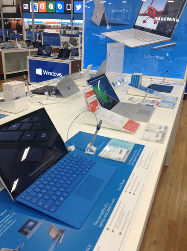 Electronics Store «Best Buy», reviews and photos, 445 Howe Ave, Cuyahoga Falls, OH 44221, USA