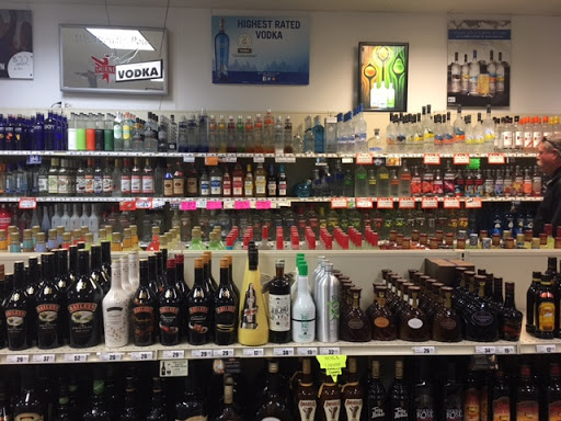 Liquor Store «Island Liquors», reviews and photos, 70 Pope Ave D, Hilton Head Island, SC 29928, USA