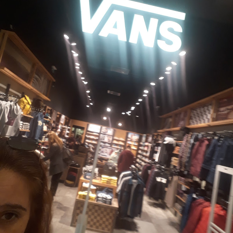 VANS Store Cascais Mall