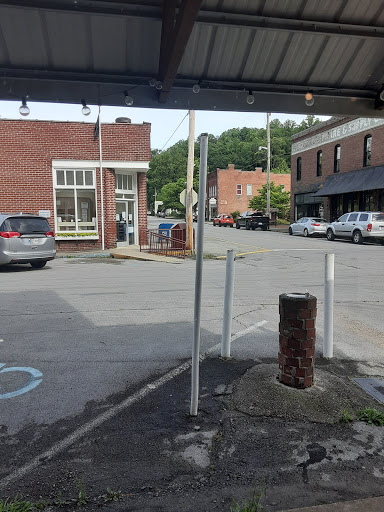 Restaurant «The Pineapple Tea Room & Coffee Shoppe», reviews and photos, 604 Colwyn St, Cumberland Gap, TN 37724, USA