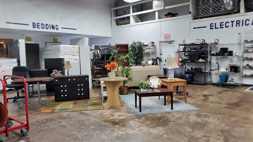 Thrift Store «Bridge House Thrift Store», reviews and photos, 4243 Earhart Blvd, New Orleans, LA 70130, USA