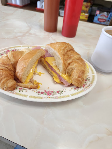 Donut Shop «Turner Donut Shop», reviews and photos, 902 9th Ave W, Bradenton, FL 34205, USA