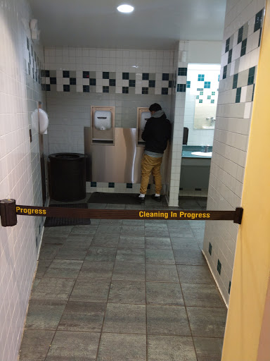 Movie Theater «UA Kaufman Astoria Cinemas 14 & RPX», reviews and photos, 35-30 38th St, Astoria, NY 11101, USA