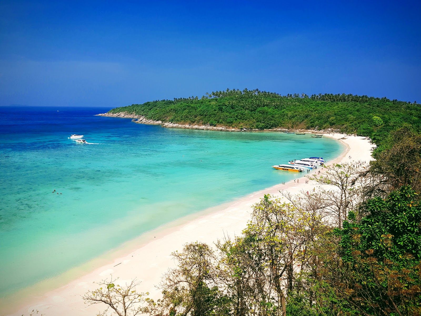 Photo de Plage de Siam Bay avec sable fin blanc de surface