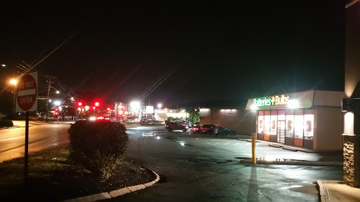 Car Battery Store «Batteries Plus Bulbs», reviews and photos, 173 Cambridge Rd, Woburn, MA 01801, USA