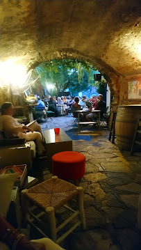 Atmosphère du Restaurant Café De La Cueva à Bormes-les-Mimosas - n°4