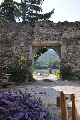 Gîtes du Château d'Alençon à la montagne Bien-être - Drôme à Roche-Saint-Secret-Béconne