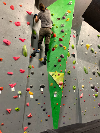 Rock Climbing Gym «Apex Climbing Gym», reviews and photos, 7200 W 106th St, Overland Park, KS 66212, USA