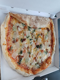 Plats et boissons du Pizzas à emporter Les 2 cigales à Marseillan - n°11