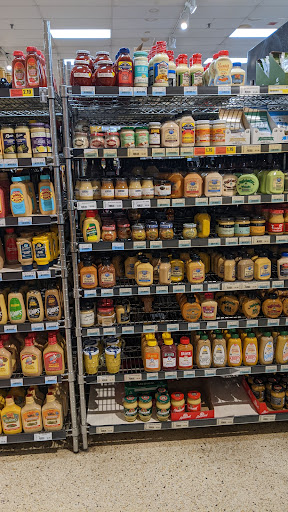 Grocery Store «Horrocks Market», reviews and photos, 4455 Breton Rd SE, Kentwood, MI 49508, USA