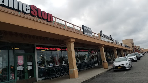 Shopping Mall «Lake Success Shopping Center», reviews and photos, 1526 Union Tpke, New Hyde Park, NY 11040, USA