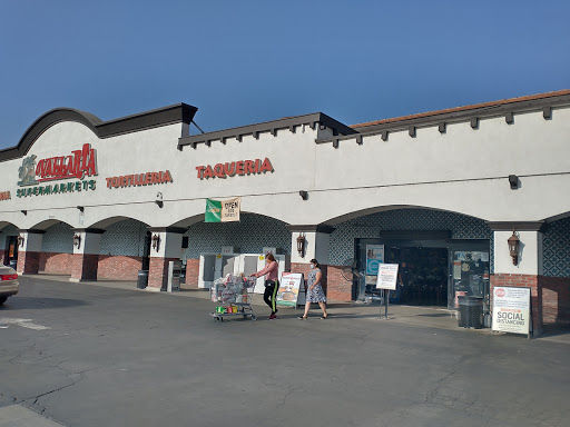 Supermarket «Vallarta Supermarkets», reviews and photos, 2705 S H St, Bakersfield, CA 93304, USA