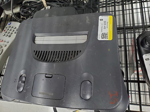 Thrift Store «Greenfield & University Goodwill Retail Store & Donation Center», reviews and photos, 4412 E University Dr, Mesa, AZ 85205, USA