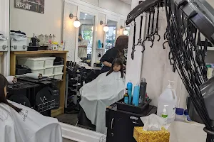 Yonge Hair Salon image