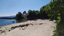 Praia das Ratas'in fotoğrafı geniş bir kıyı şeridi ile birlikte