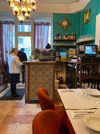 Atmosphère du Restaurant marocain Chez Tiouiche. à Versailles - n°3