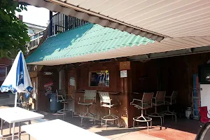 Snappers Saloon image