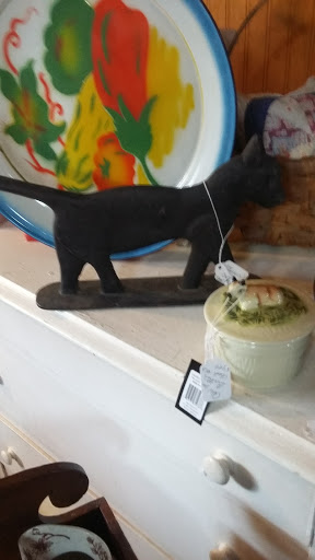 Antique Store «Rivers Edge Antiques & Home Furnishings», reviews and photos, 202 Main St N, Carthage, TN 37030, USA