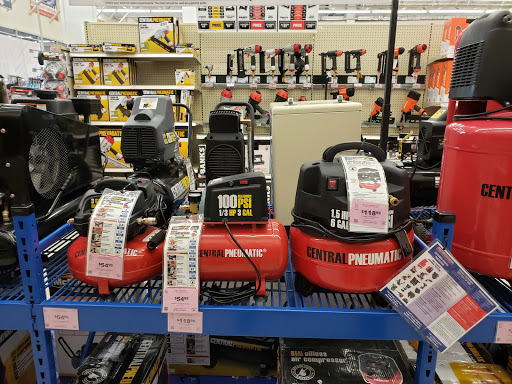 Hardware Store «Harbor Freight Tools», reviews and photos, 1704 E Belt Line Rd, Richardson, TX 75081, USA