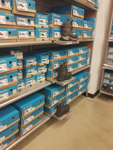 Sportswear Store «Columbia Sportswear Outlet», reviews and photos, 6800 Oxon Hill Rd #600, Oxon Hill, MD 20745, USA