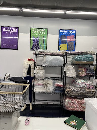 Dry Cleaner «Holly Coin Laundry & Dry Cleaners», reviews and photos, 15199 N Holly Rd, Holly, MI 48442, USA