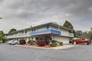 Motel 6 Des Moines, IA - North image