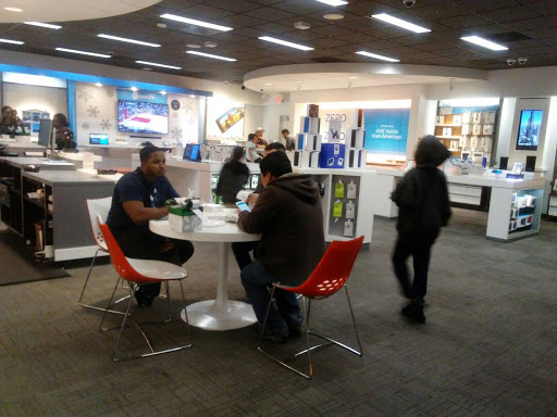 Cell Phone Store «AT&T», reviews and photos, 3333 Lakeshore Ave, Oakland, CA 94610, USA