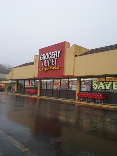Grocery Store «Grocery Outlet Bargain Market», reviews and photos, 16261 US-101 #17, Brookings, OR 97415, USA