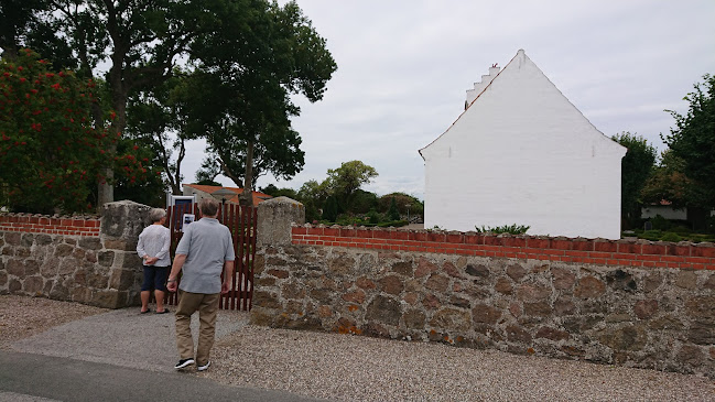 Kommentarer og anmeldelser af Omø Kirke