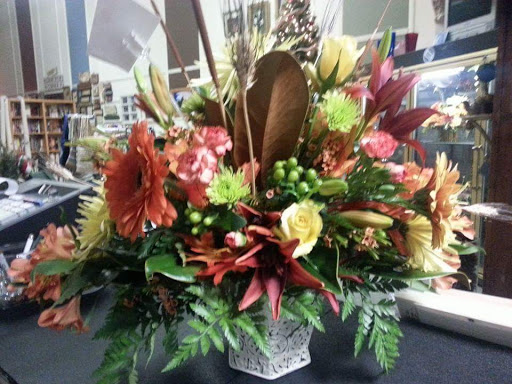 Consignment Shop «Old Bank Flowers Art and Marketplace», reviews and photos, 66 Main St, East Hampton, CT 06424, USA