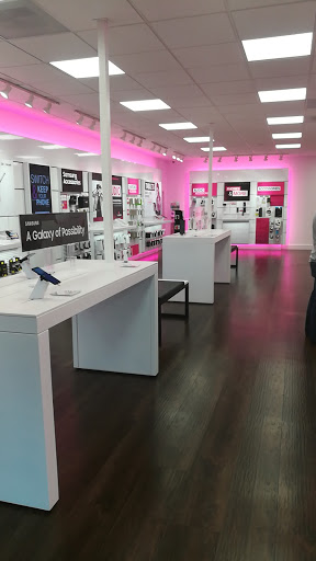 Cell Phone Store «T-Mobile», reviews and photos, 1918 Main St, Sumner, WA 98390, USA