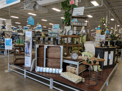 Home Goods Store «At Home», reviews and photos, 1072 W Mercury Blvd, Hampton, VA 23666, USA