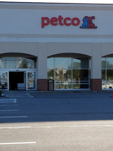 Pet Supply Store «Petco Animal Supplies», reviews and photos, 1309 W Main Rd, Middletown, RI 02842, USA